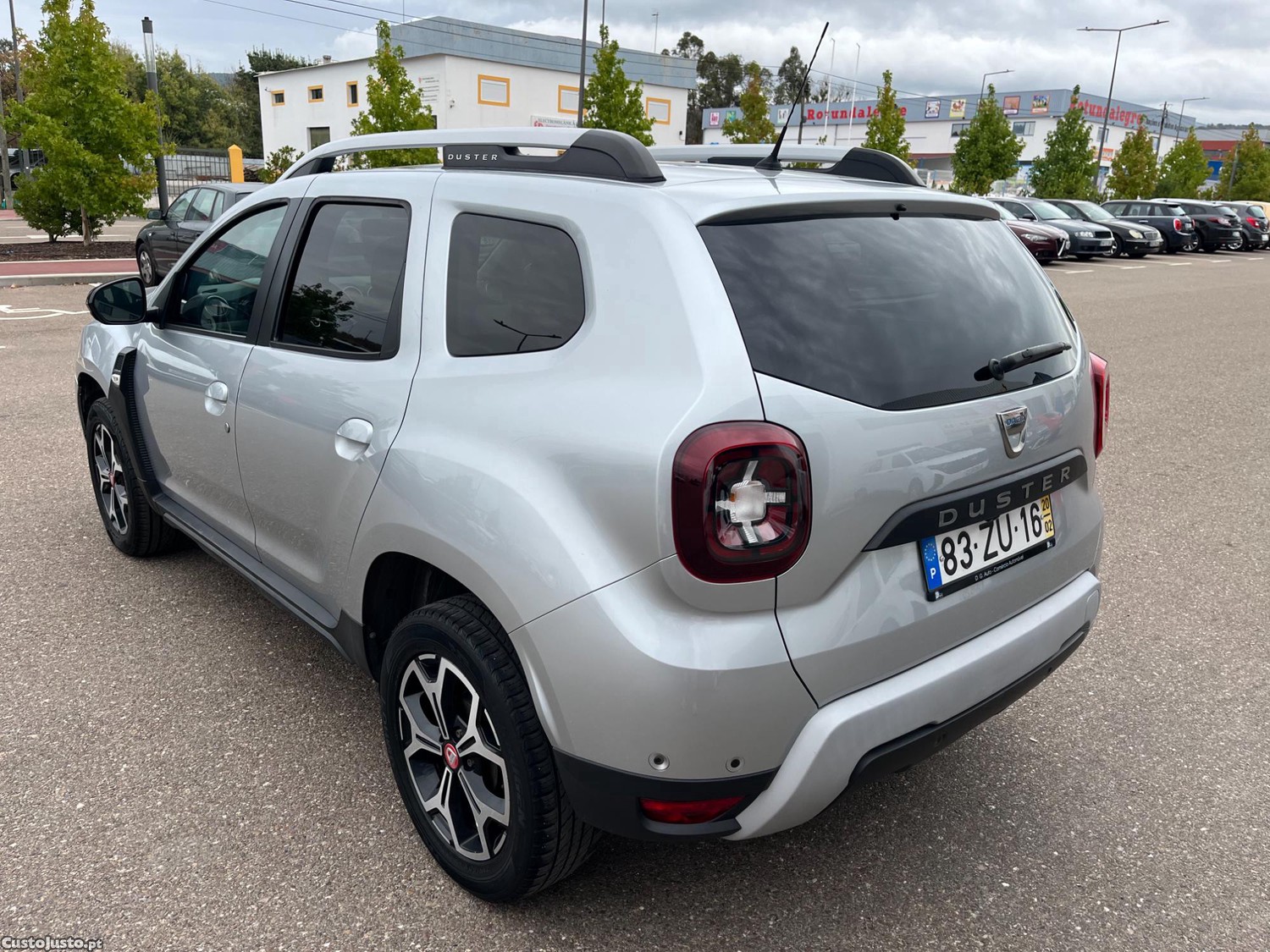 Dacia Duster 1.5 Dci 115 cv, NACIONAL c/ Livro Revisões - 20 — photo 3