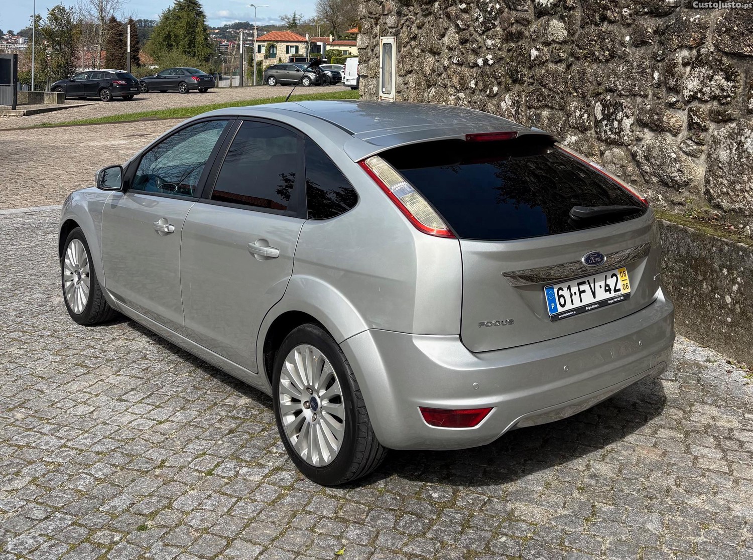 Ford Focus Titanium 1.6Tdci 110cv — fotografia 21