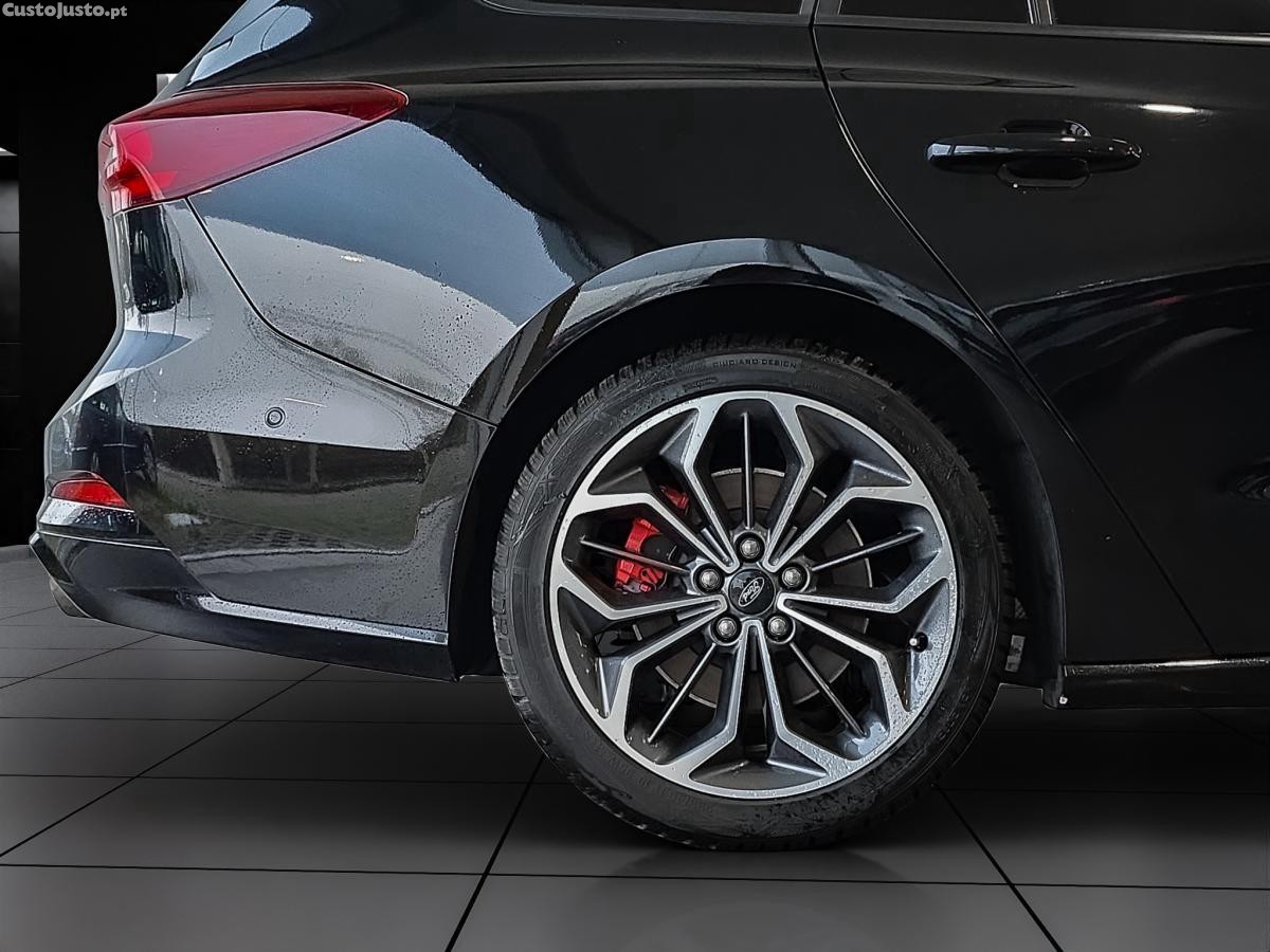 Ford Focus 1.0 EcoBoost MHEV ST — fotografia 7
