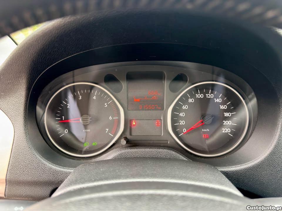 Citroën C-Elysée 1.6HDI Exclusive — fotografia 3
