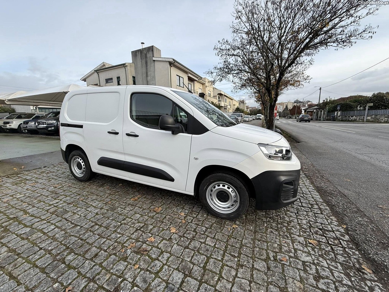 Citroën Berlingo 1.5 Blue-HDI Driver M 3 Lugares 102cv — fotografia 11