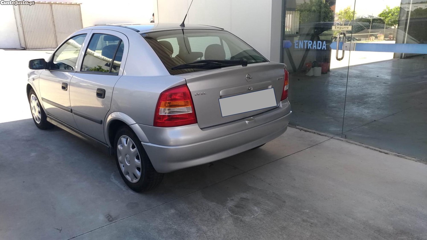 Opel Astra 1.2 Club - 04 foto 2