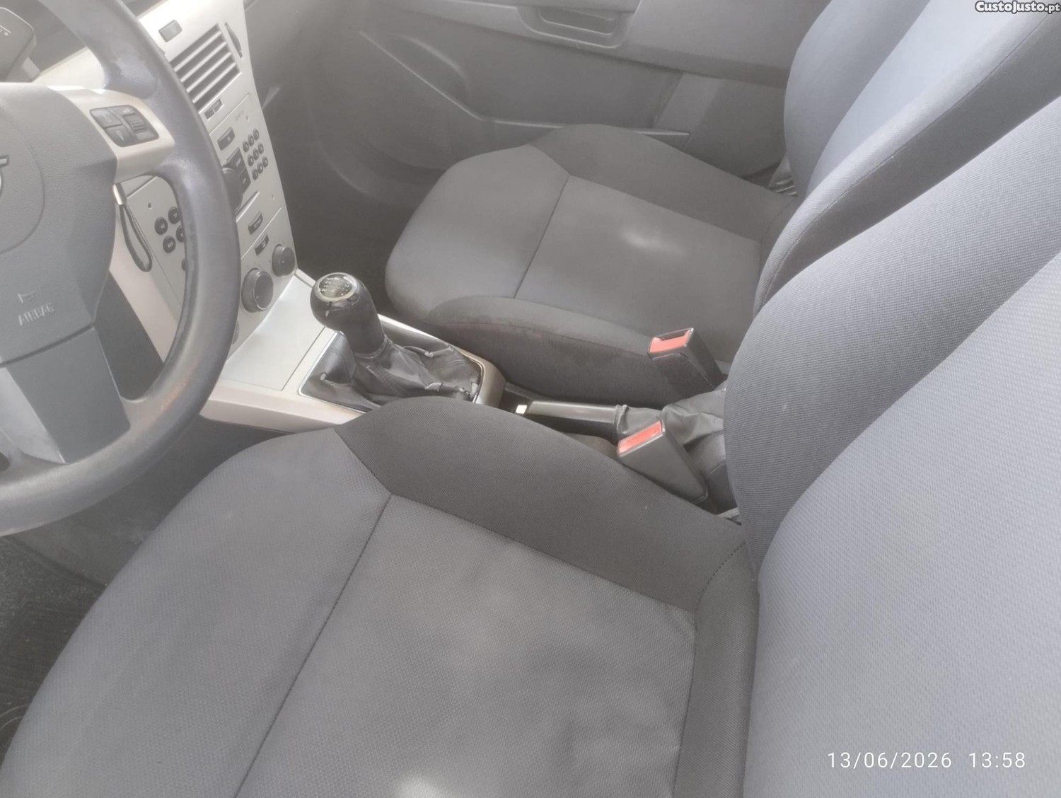 Opel Astra ecoflex cdti — fotografia 3