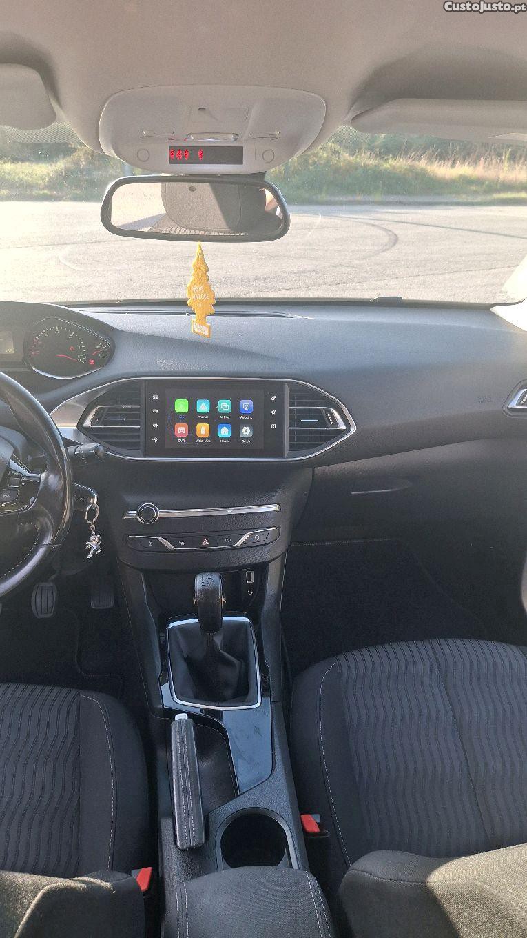 Peugeot 308 carro — photo 3