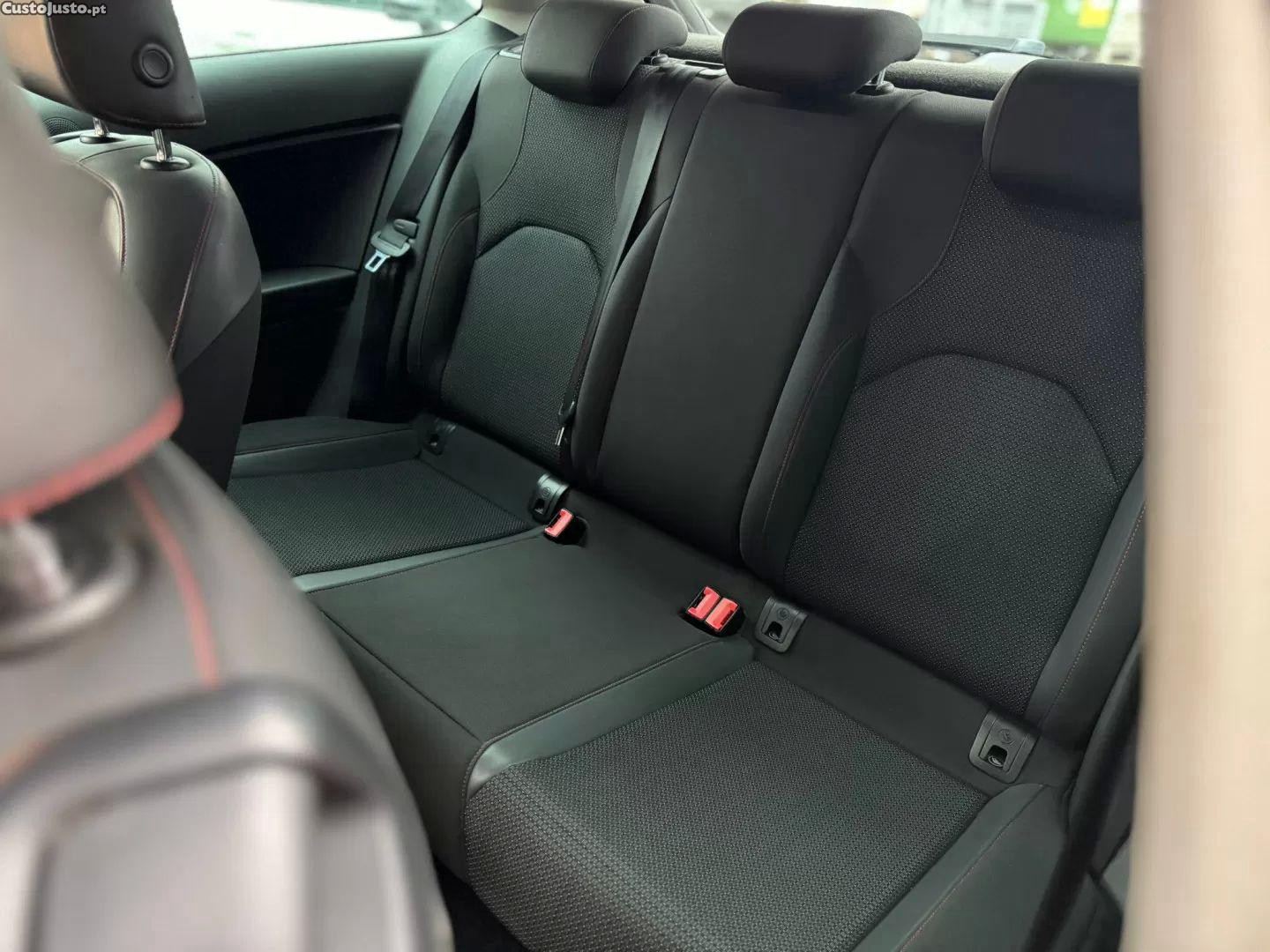 SEAT Leon Sc 2.0 tdi fr s/s — fotografia 3