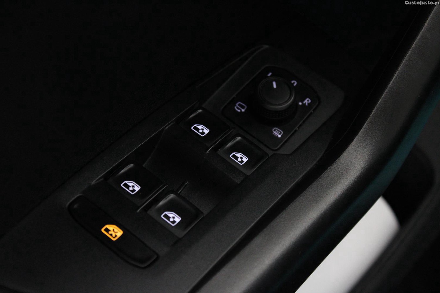 Volkswagen T-Cross 1.0 TSI LIFE — fotografia 11