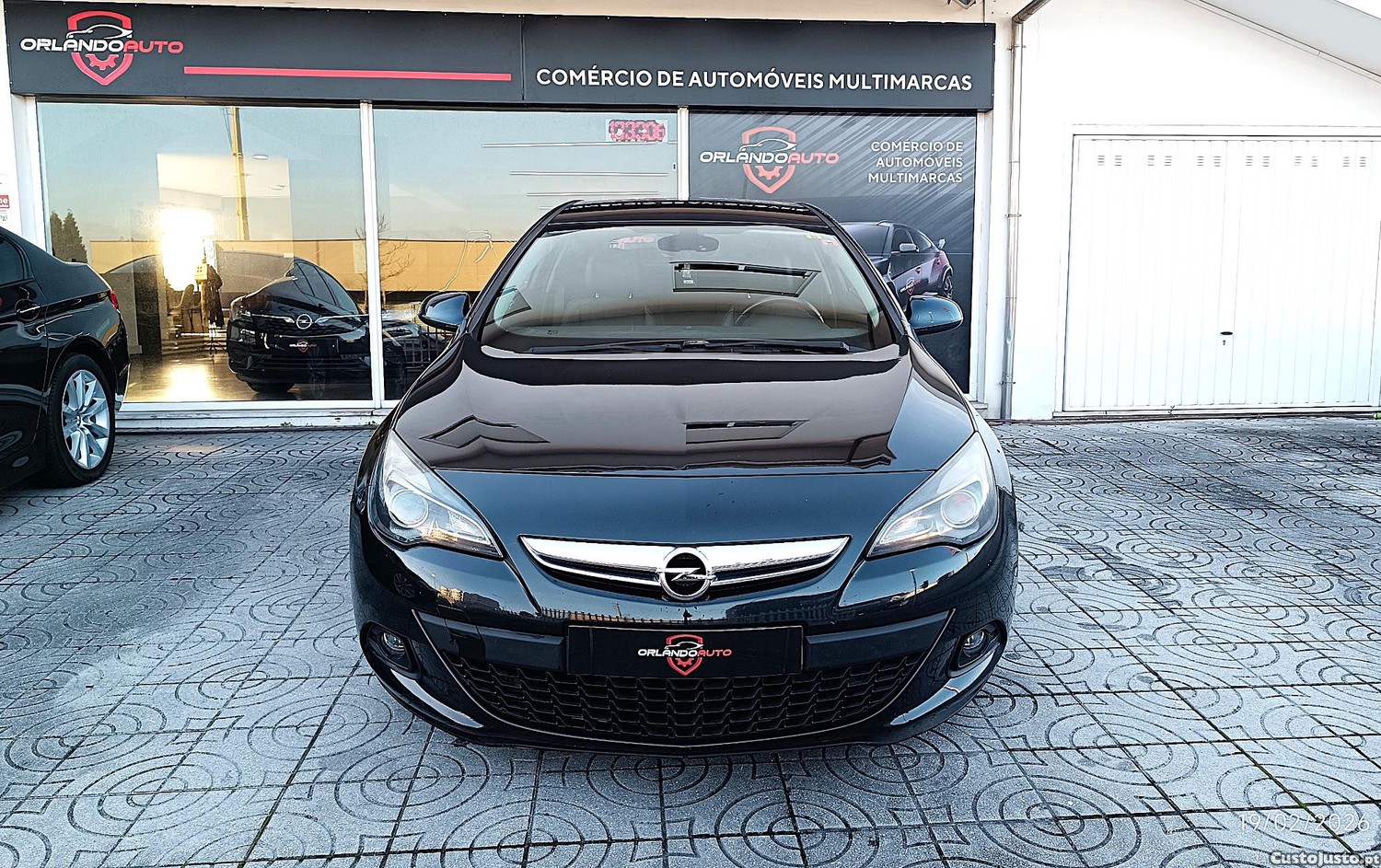 Opel Astra GTC 1.7 CDTI GPS 18" — photo 2