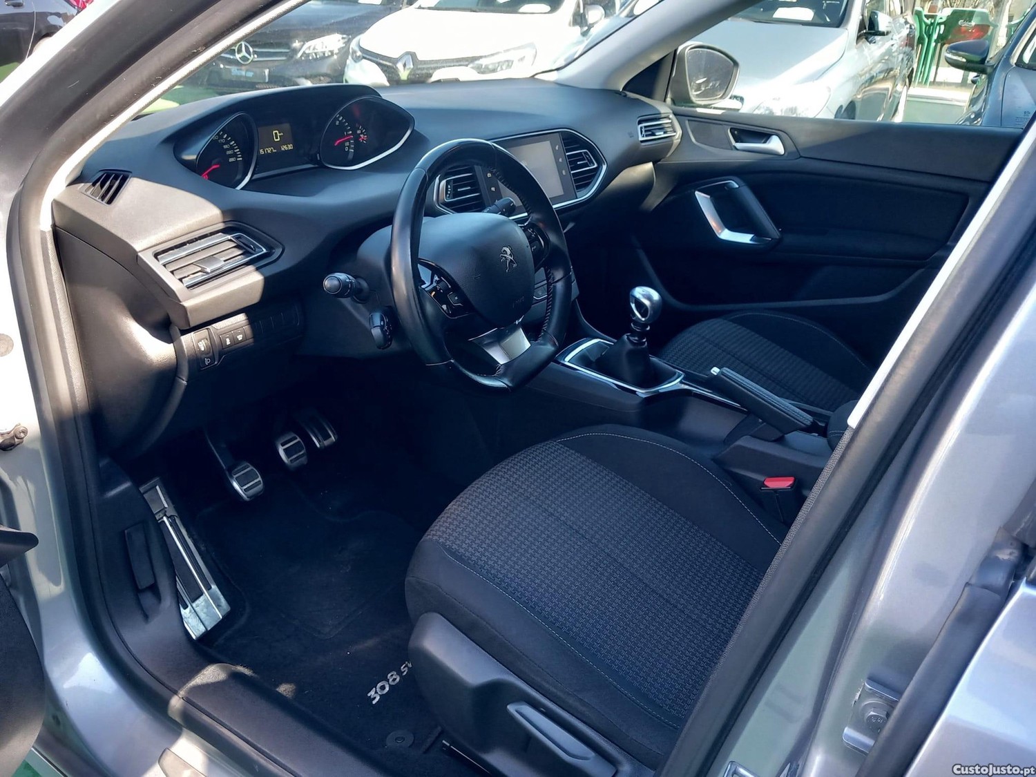 Peugeot 308 SW 1.6 BlueHDi Allure — fotografia 14
