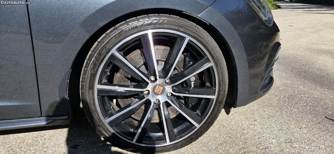 SEAT Leon ST 300 4drive — fotografia 2