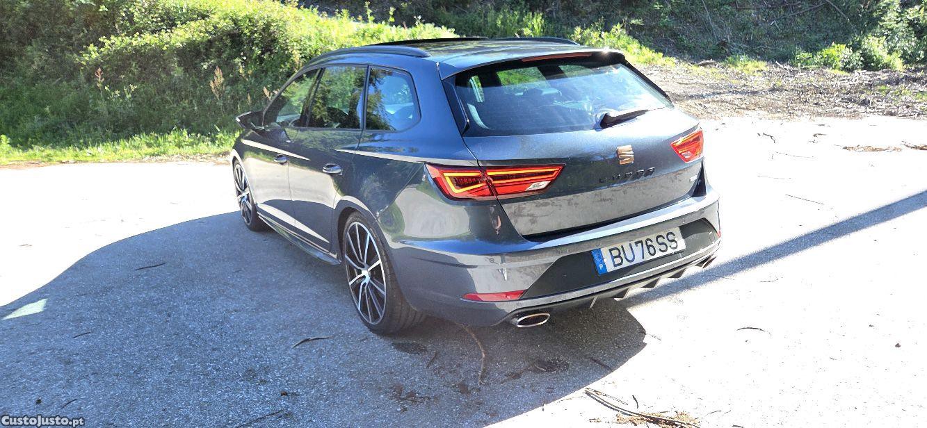 SEAT Leon ST 300 4drive — fotografia 6