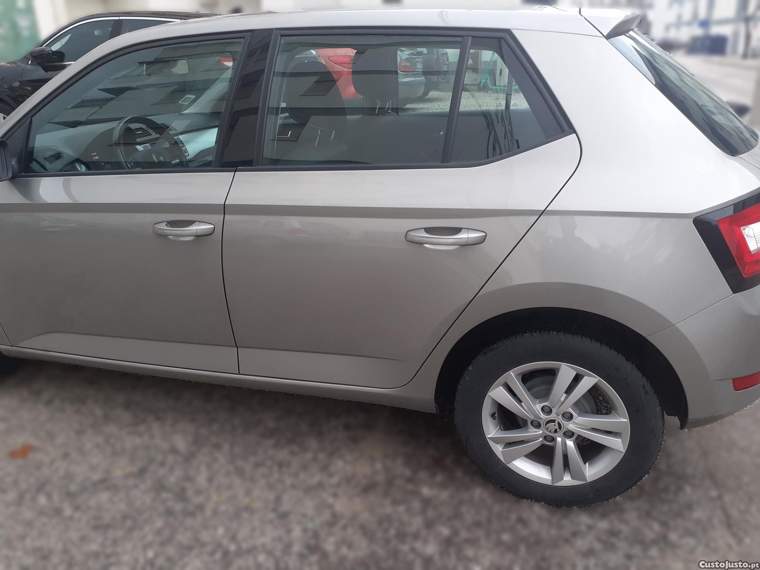 Skoda Fabia 1.0 MPI GPL | 650 km por 38eur | 117.000 km — fotografia 2
