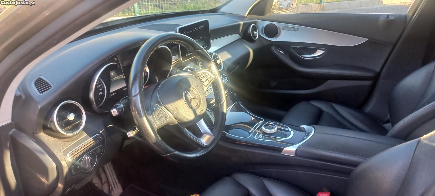 Mercedes-Benz C 180 136cv — fotografia 5