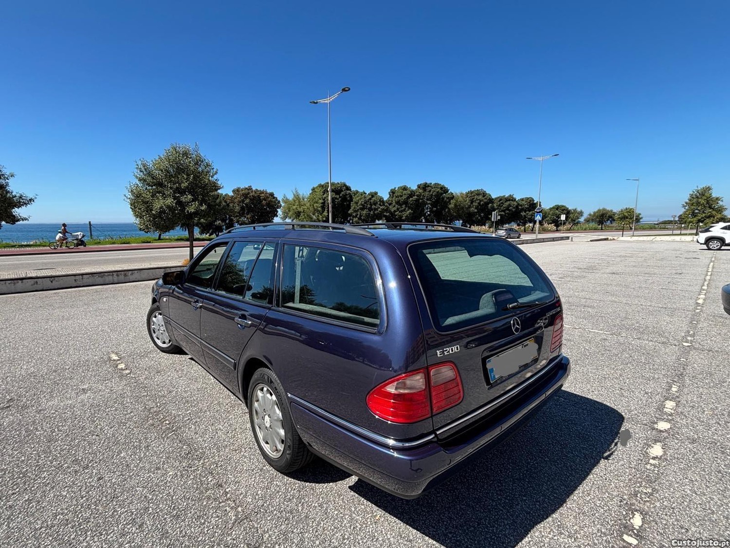 Mercedes-Benz E 200 Kompressor — photo 4