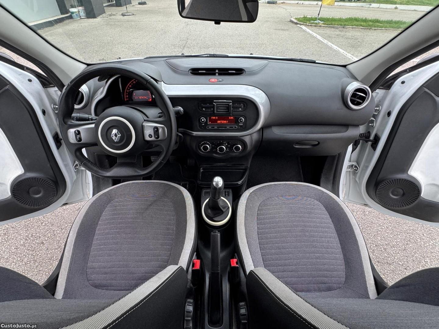 Renault Twingo 1.0 SCe Limited — fotografia 14