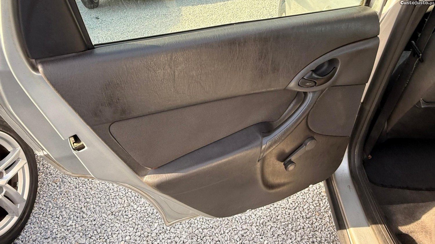 Ford Focus 1.4 Comfort — fotografia 3