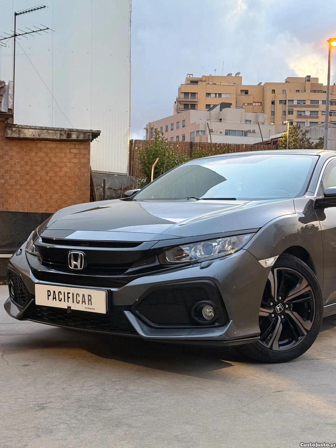 Honda Civic 1.0 i-VTEC Executive Premium - 17 foto 2