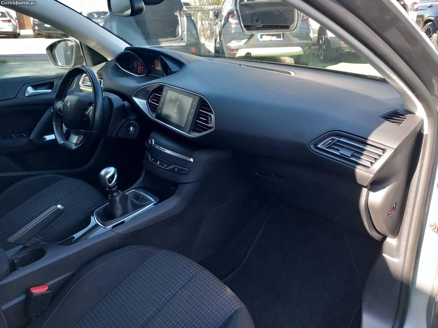 Peugeot 308 SW 1.6 BlueHDi Allure — fotografia 10