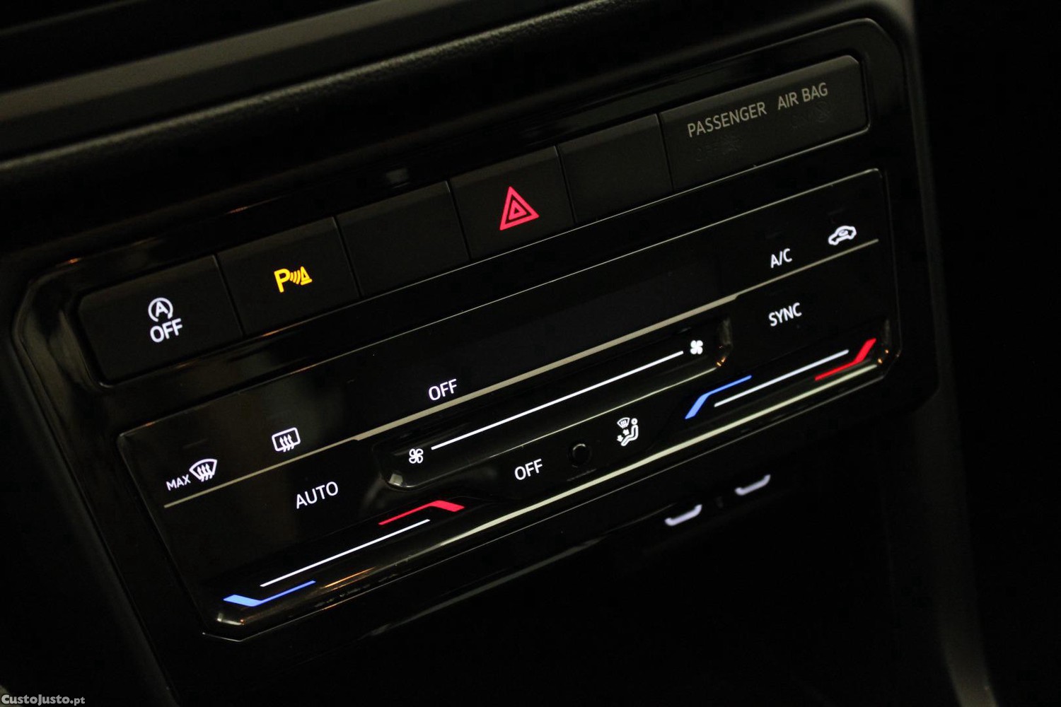 Volkswagen T-Cross 1.0 TSI LIFE — fotografia 14