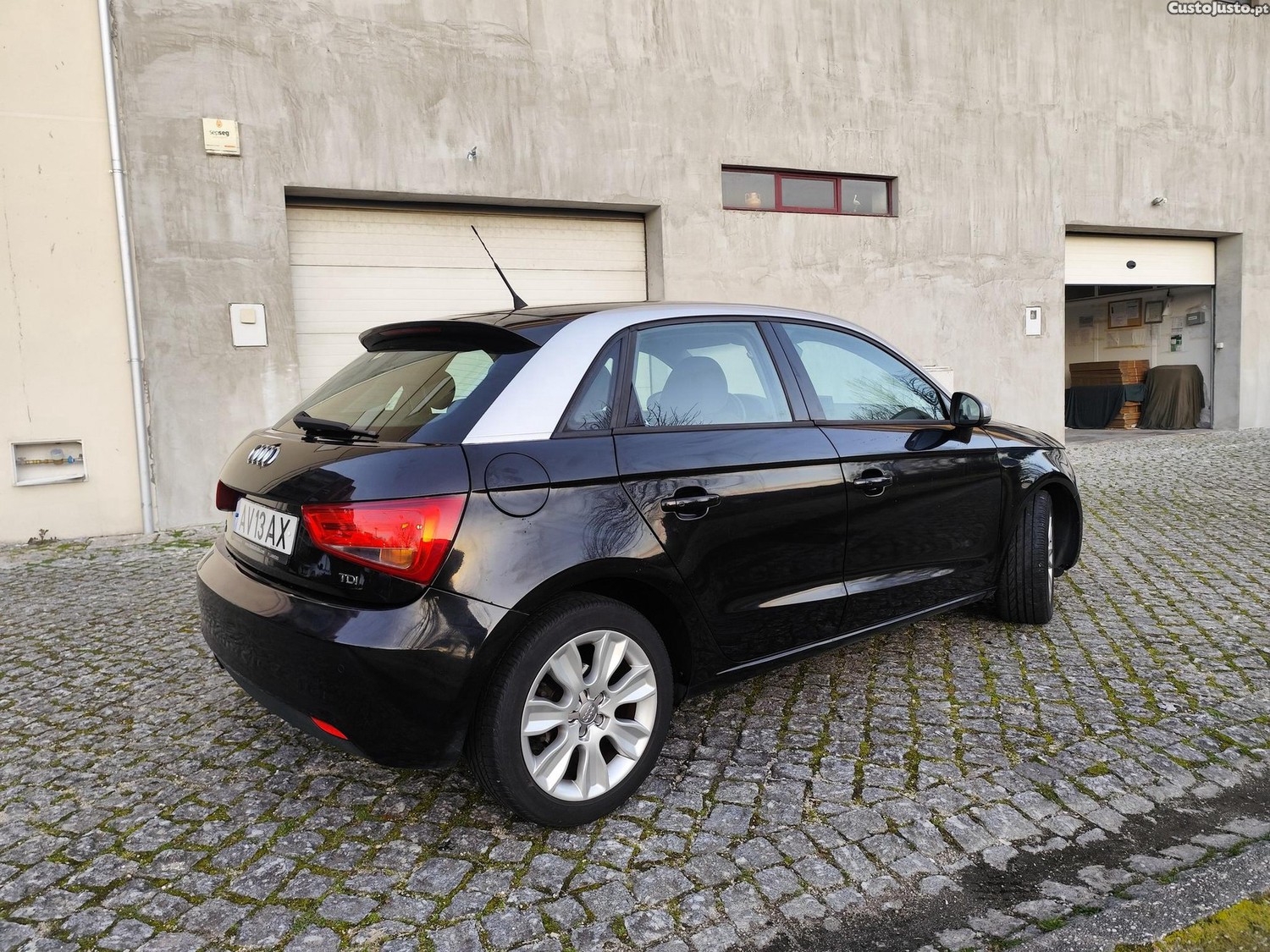 Audi A1 Sportback 1.6 TDi Sport — fotografia 12