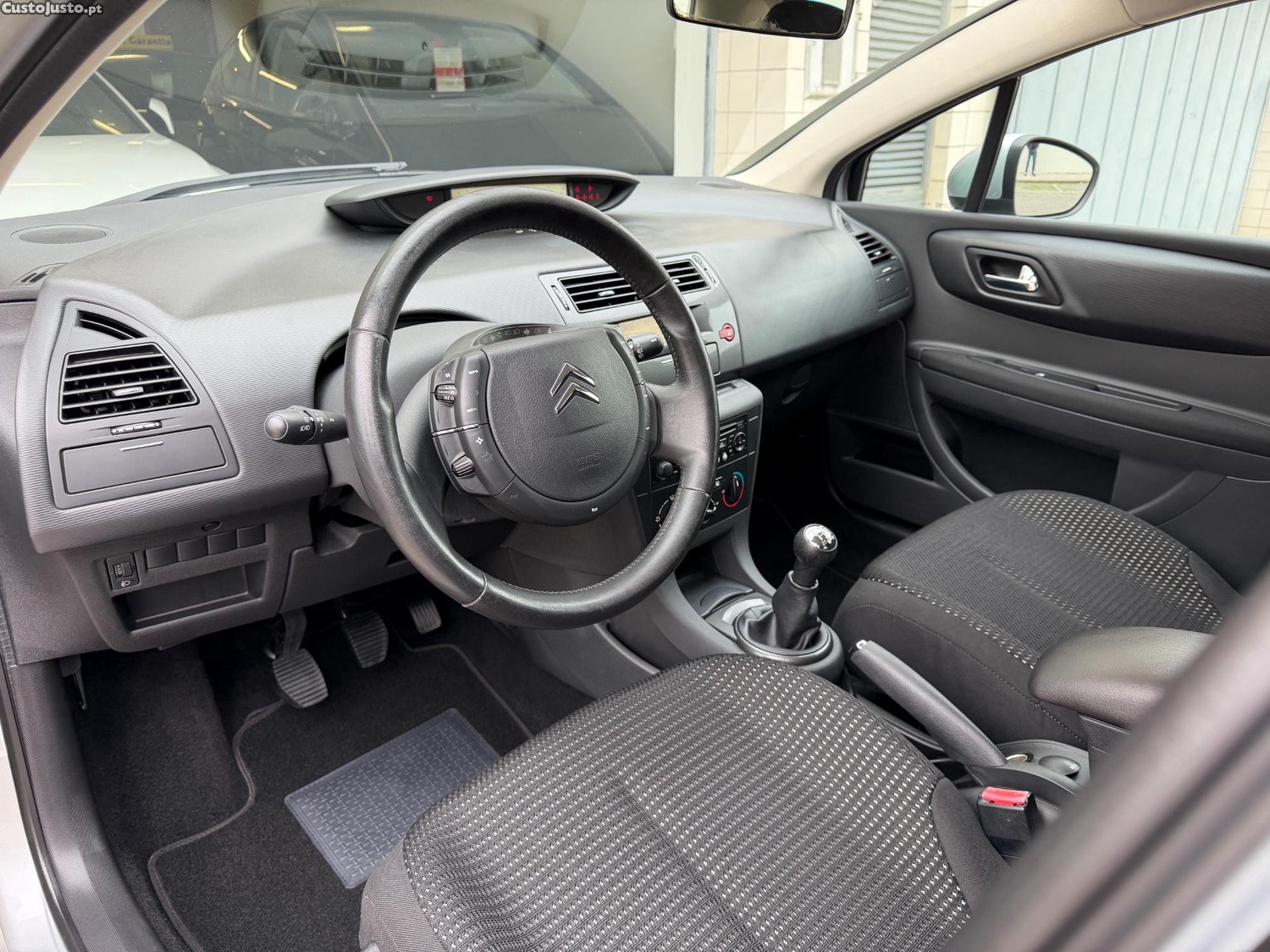 Citroën C4 1.6 HDi SX 110cv-UM PROPRIETÁRIO! Muito bem estimado! — fotografia 12