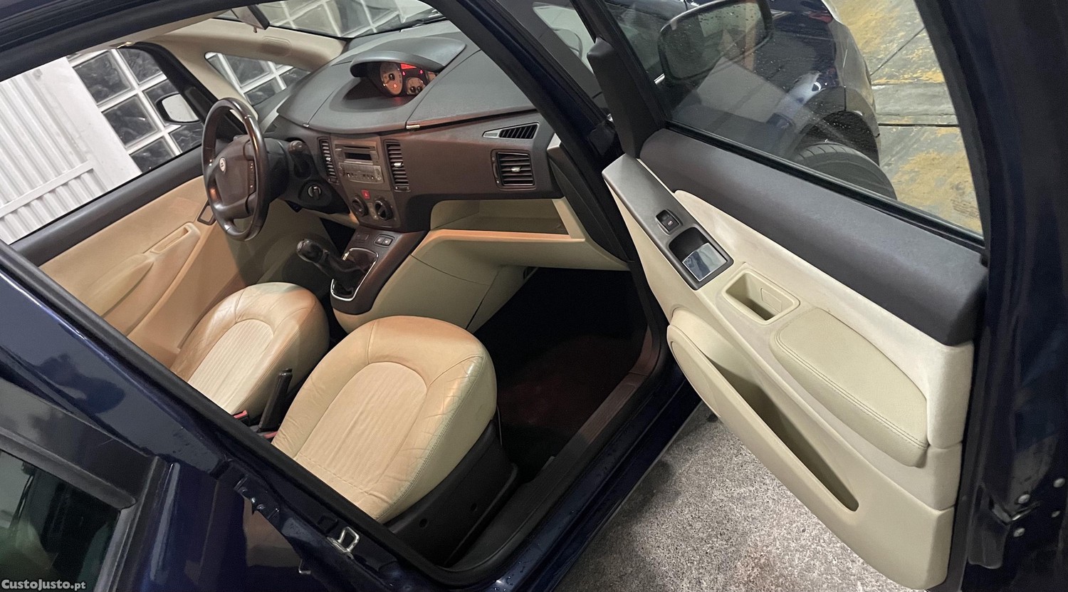 Lancia Musa Multijet — fotografia 12