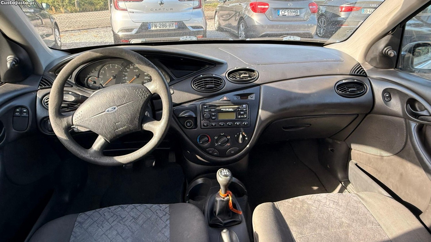 Ford Focus 1.4 Comfort — fotografia 2