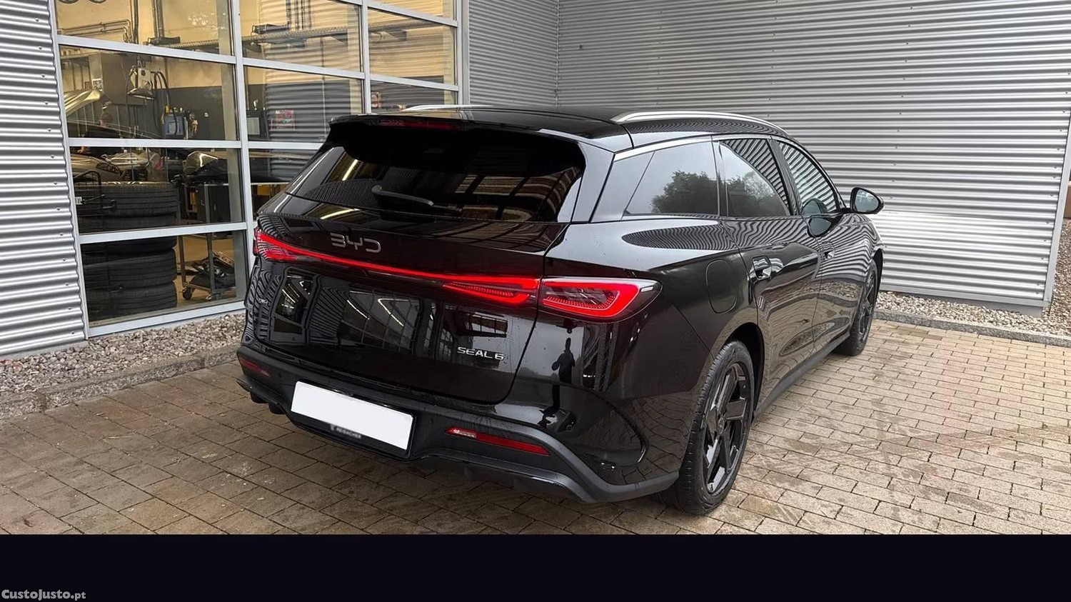 BYD  1.5 DM-i Comfort - 25 foto 3