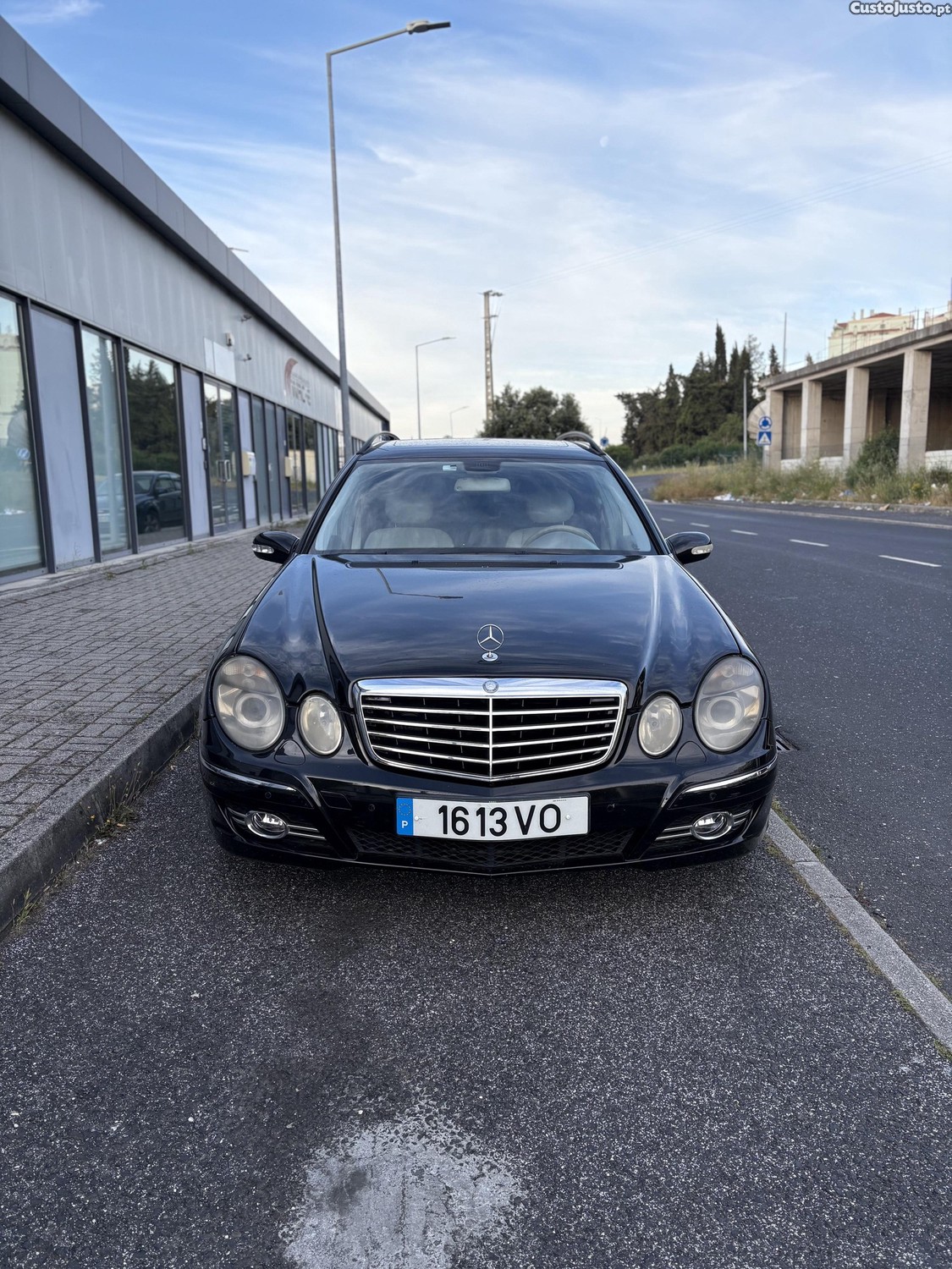 Mercedes-Benz E 320 Avantgard — fotografia 9
