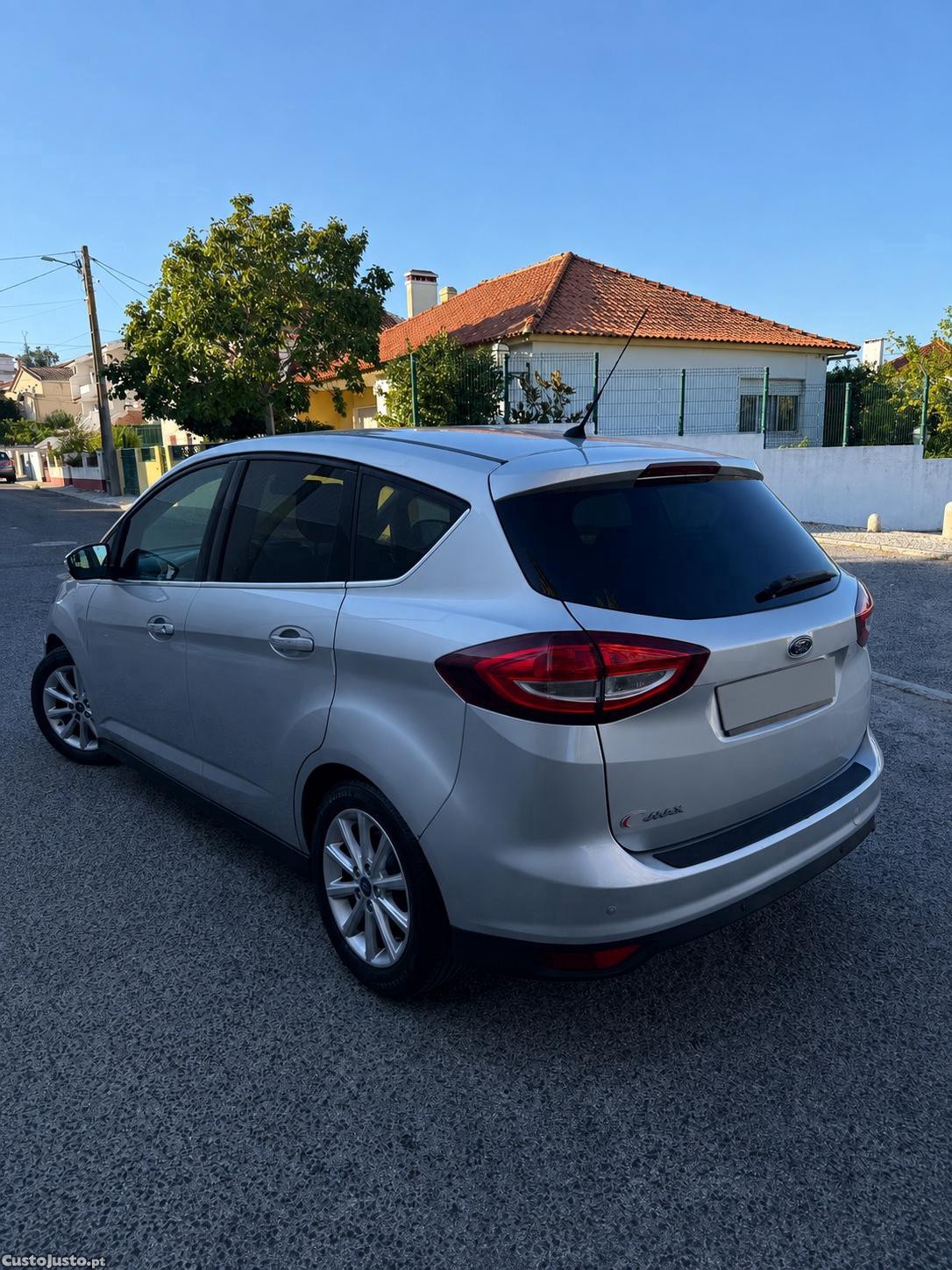 Ford C-Max . — photo 5