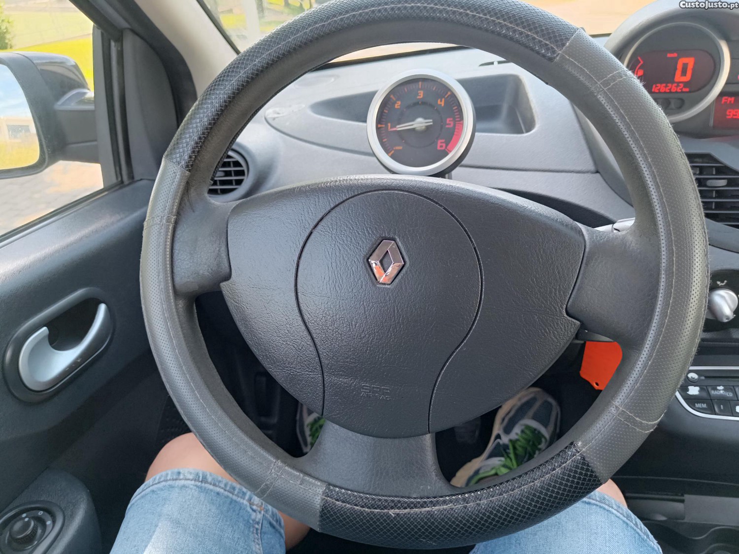Renault Twingo Sport — fotografia 4