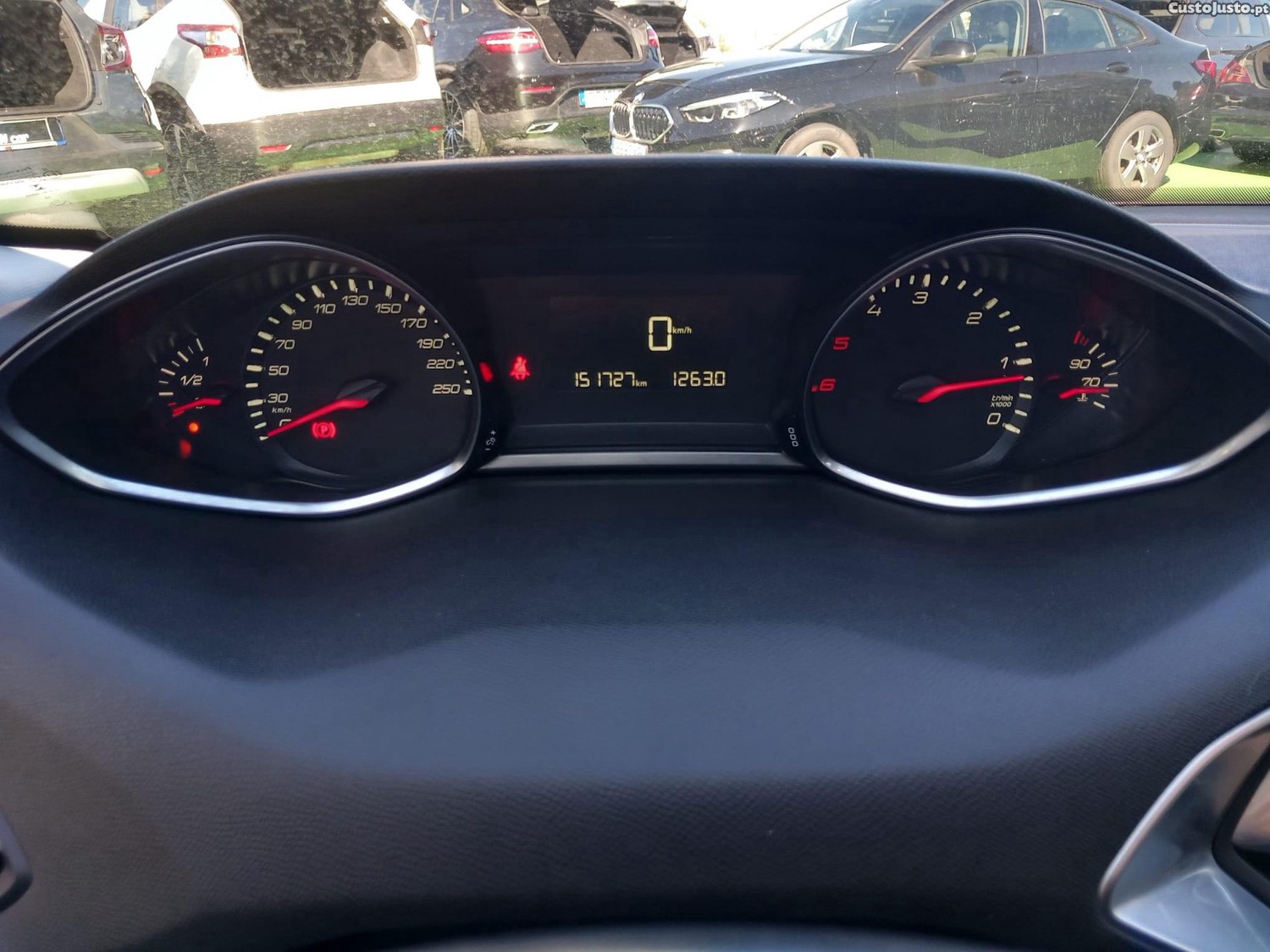 Peugeot 308 SW 1.6 BlueHDi Allure — fotografia 6