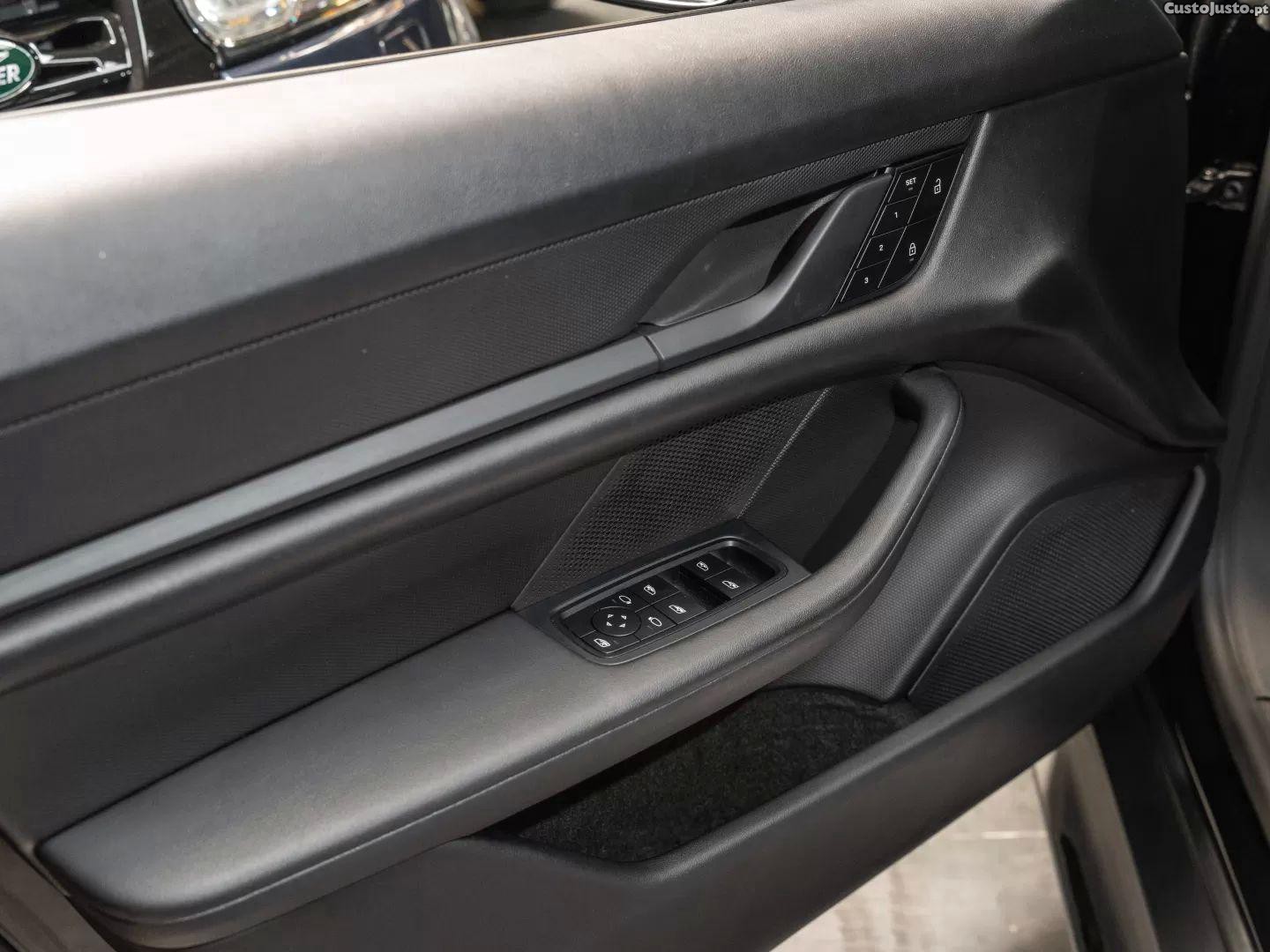 Porsche Taycan Bateria performance plus — fotografia 10