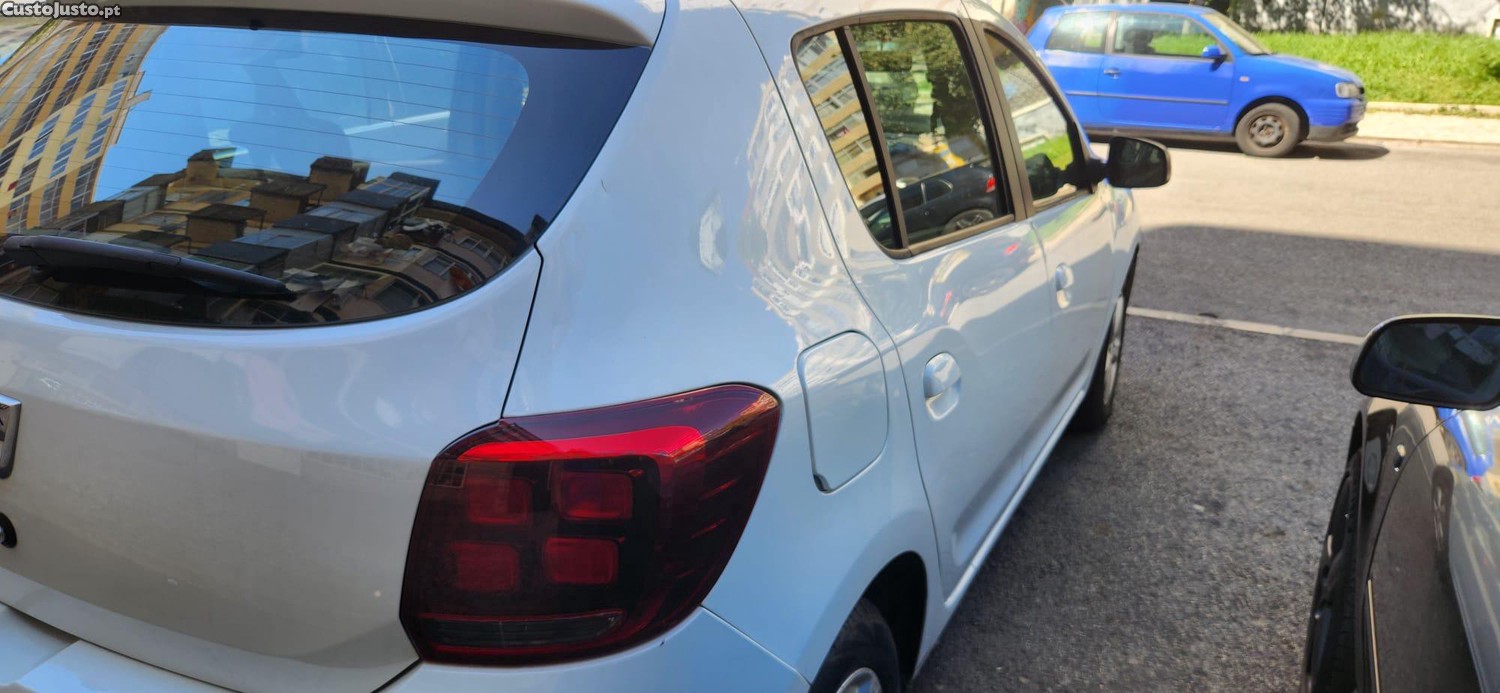 Dacia Sandero 1.5 DCI - 17 foto 3
