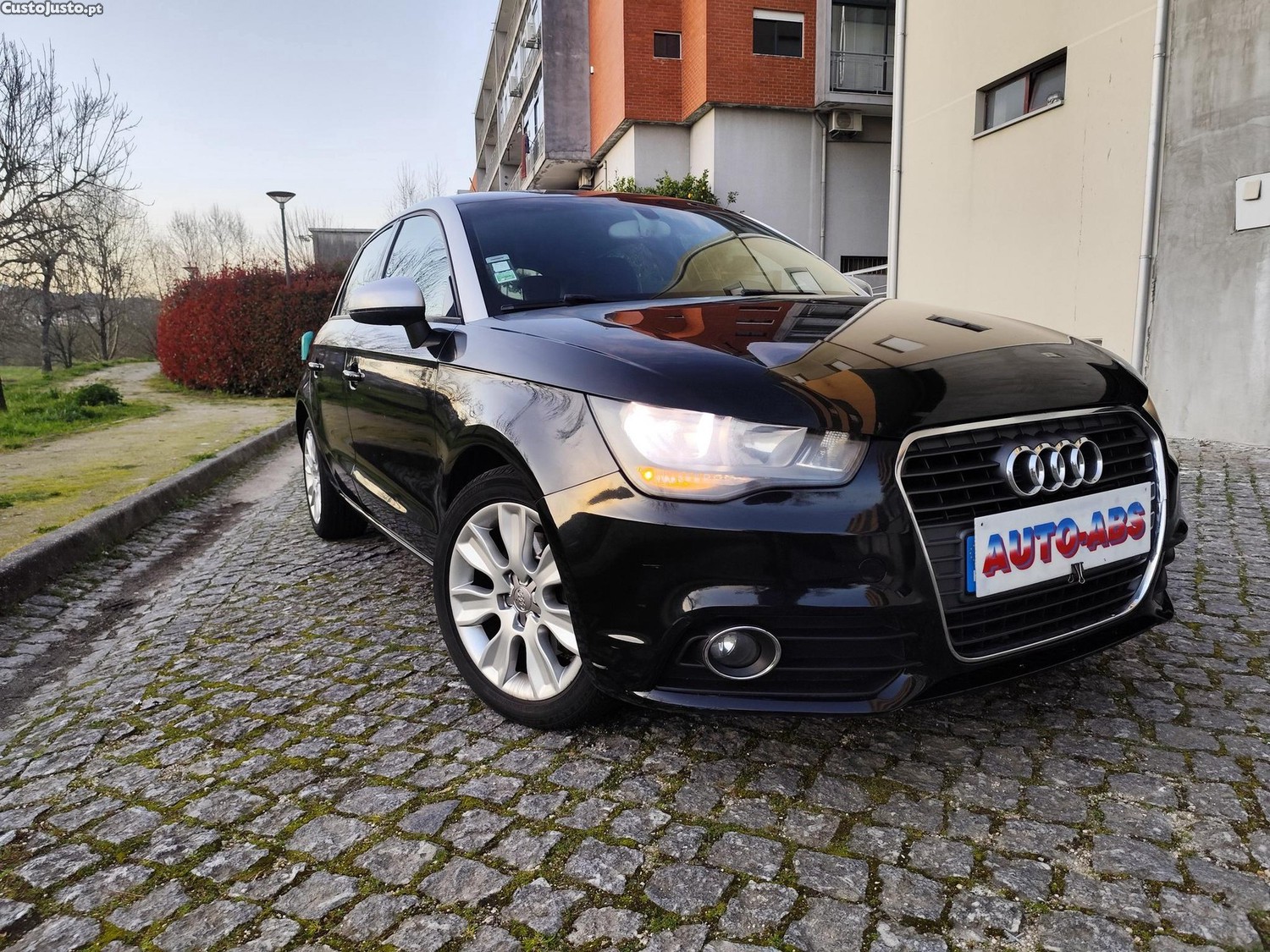 Audi A1 Sportback 1.6 TDi Sport — fotografia 8