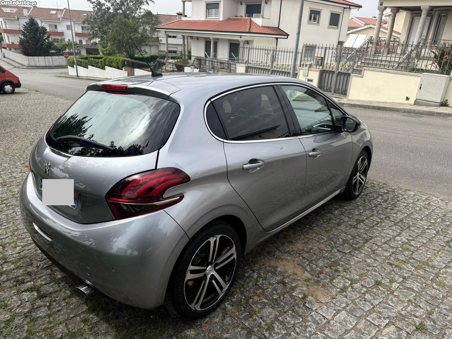Peugeot 208 GT linediesel — fotografia 8
