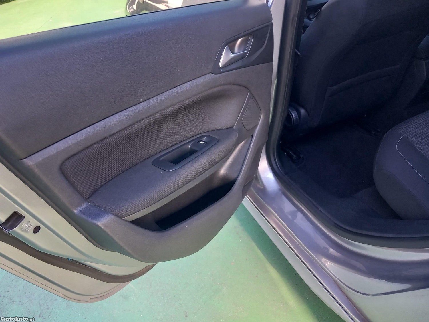 Peugeot 308 SW 1.6 BlueHDi Allure — fotografia 4