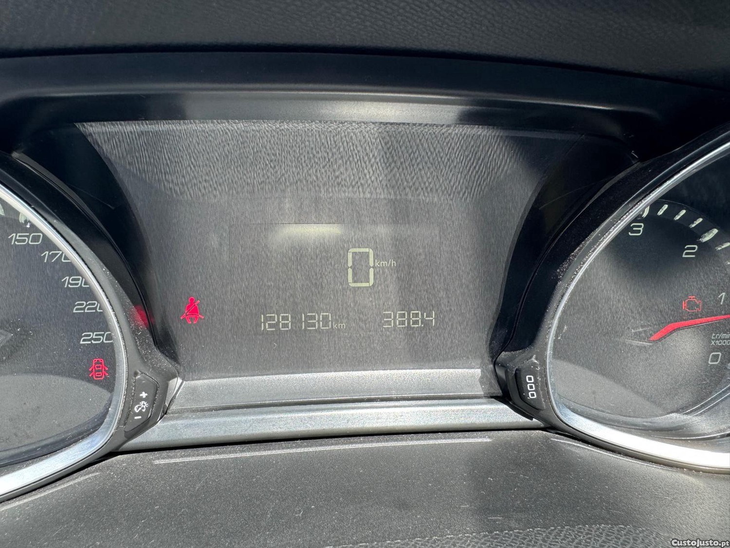 Peugeot 308 II — fotografia 3