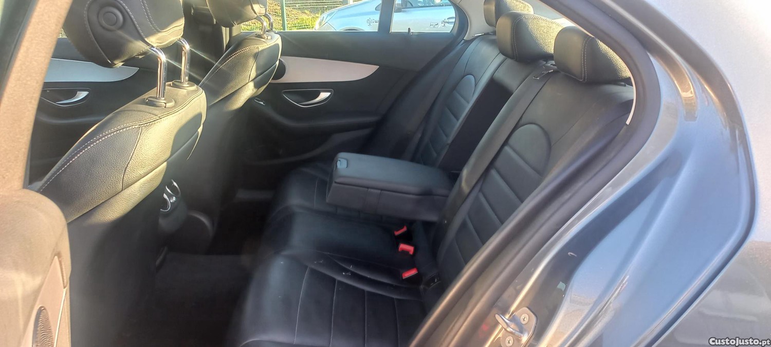Mercedes-Benz C 180 136cv — fotografia 3
