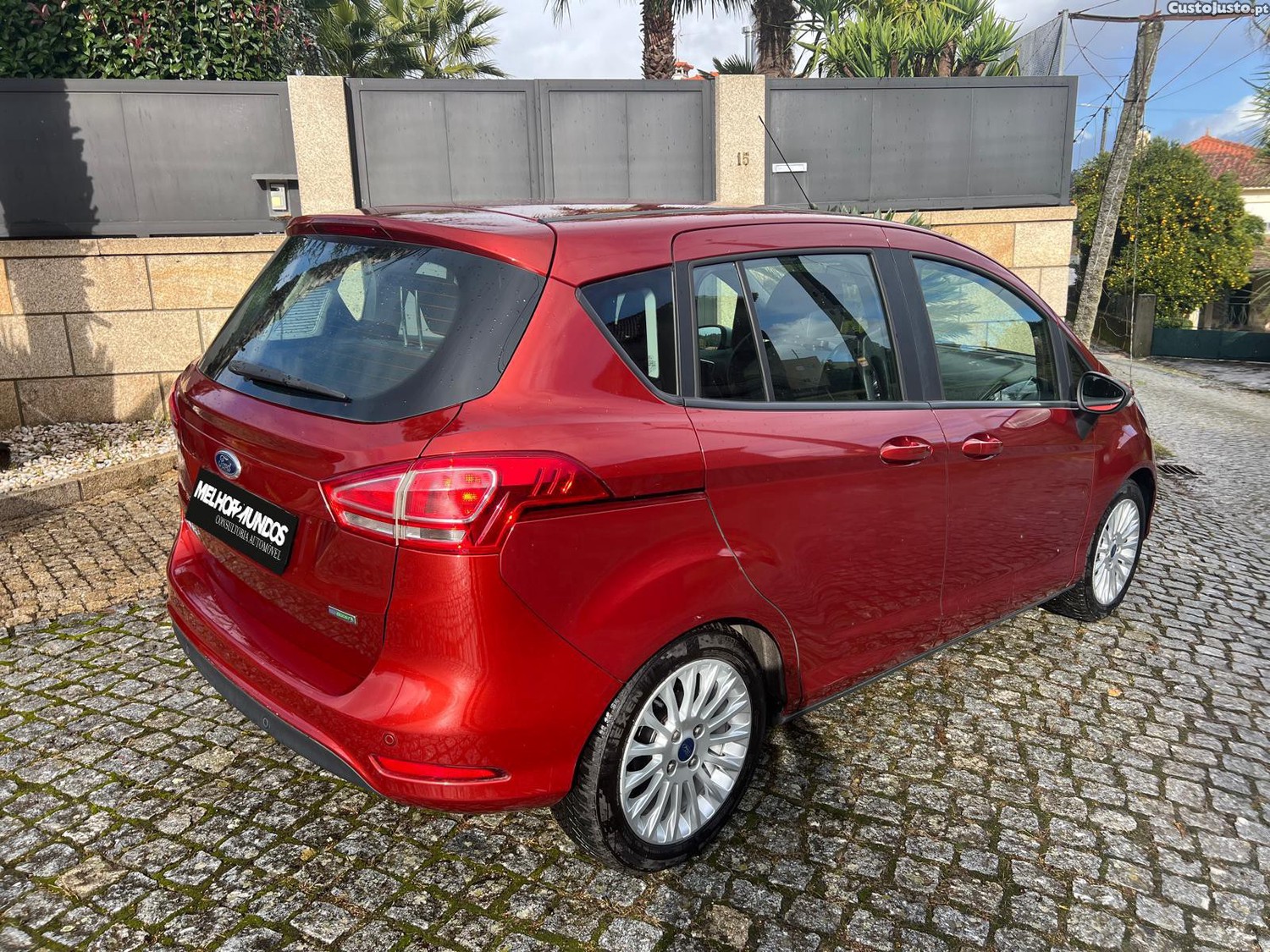 Ford B-Max 1.0 EcoBoost Titanium — fotografia 9