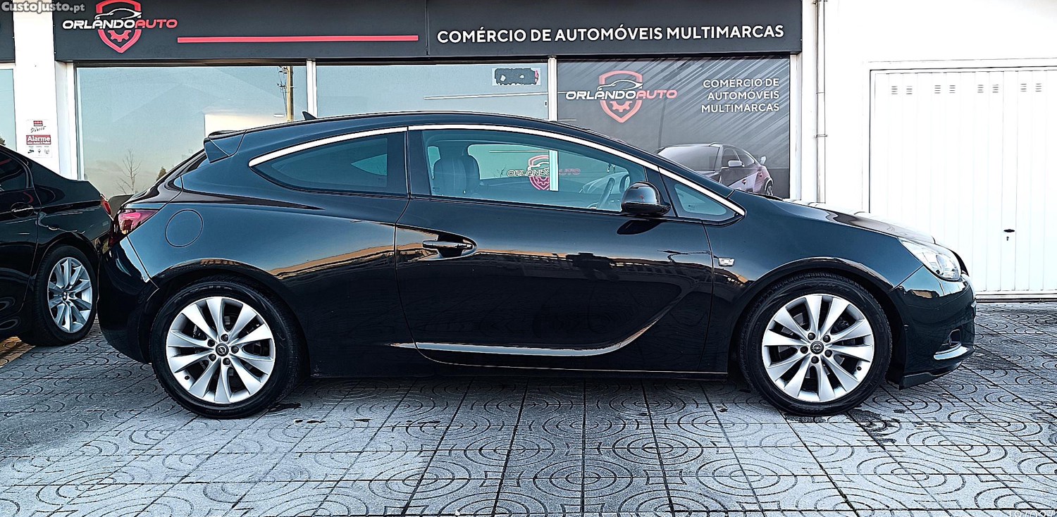 Opel Astra GTC 1.7 CDTI GPS 18" — photo 3