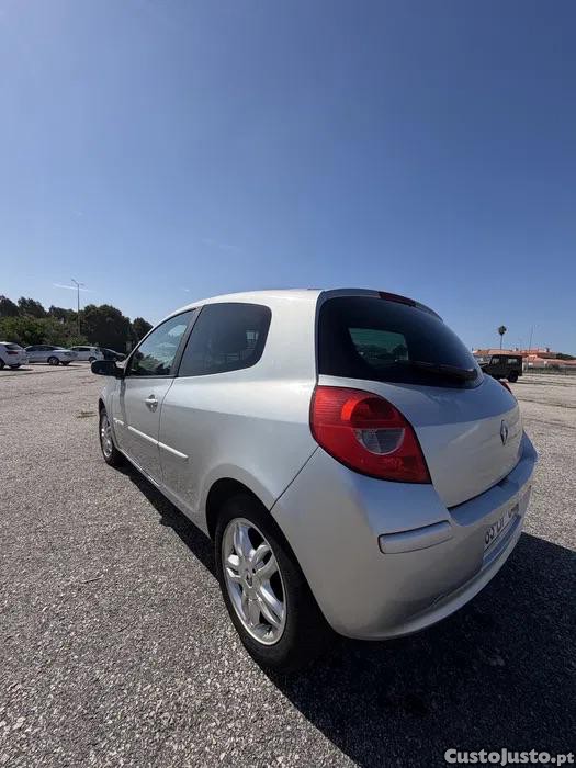 Renault Clio — fotografia 4