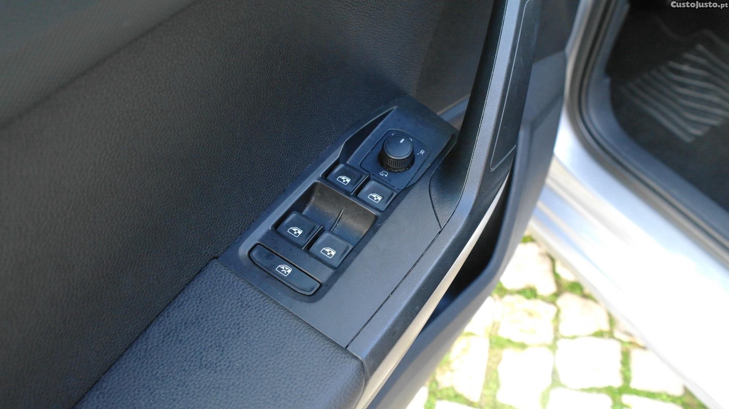 SEAT Ibiza 1.0 TSI Style DSG — fotografia 4