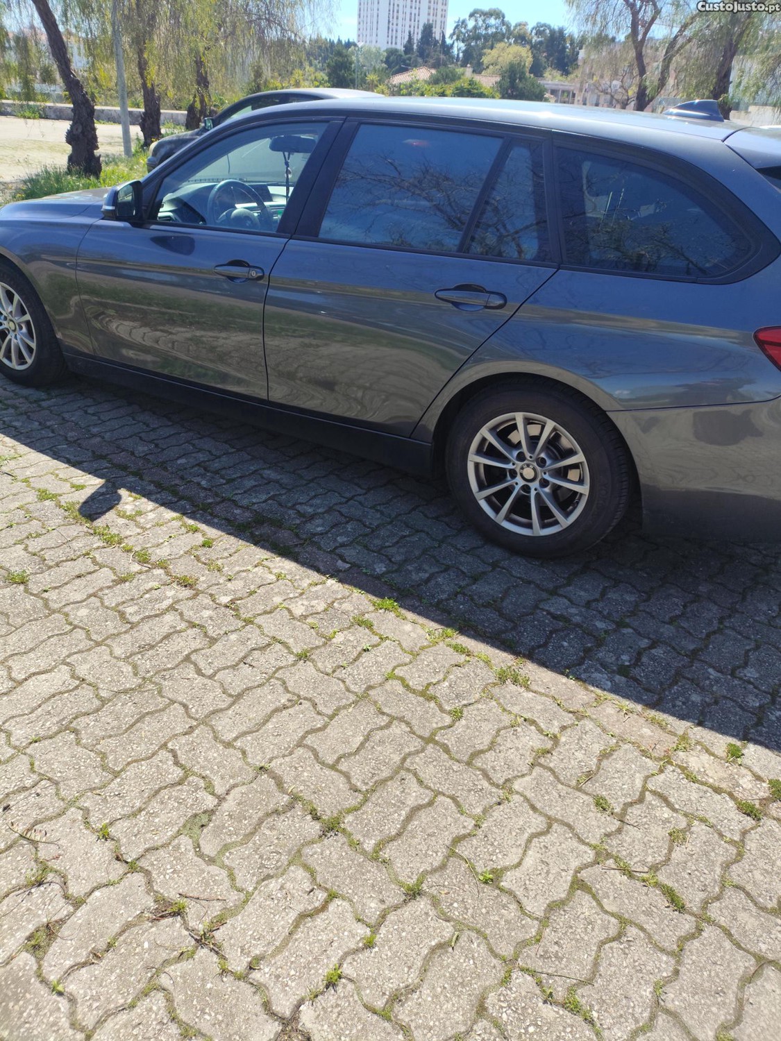 BMW 320 Efficient Dynamics - 16 foto 4