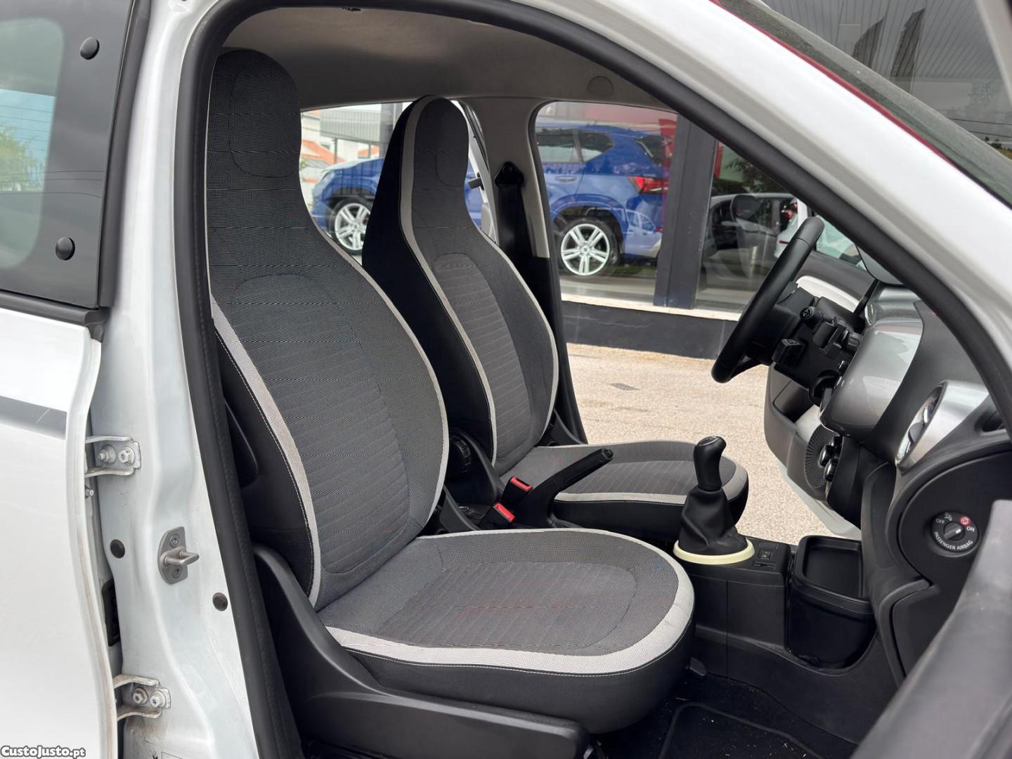 Renault Twingo 1.0 SCe Limited — fotografia 21