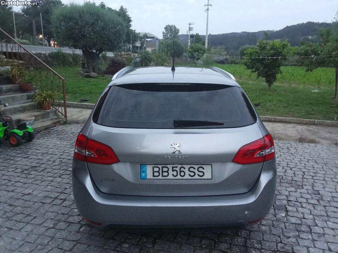 Peugeot 308 1.5 HDI ALLURE — fotografia 8