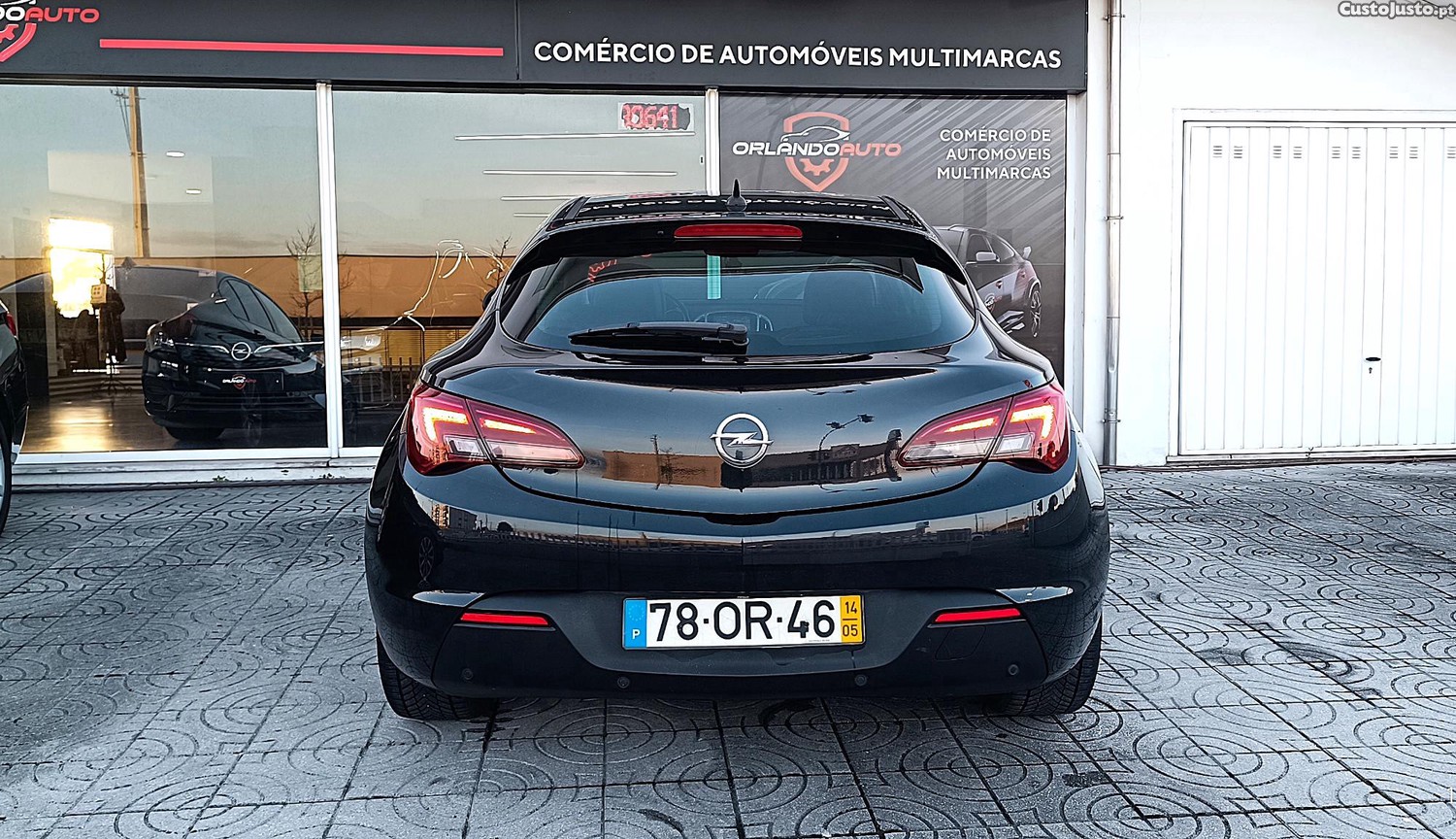 Opel Astra GTC 1.7 CDTI GPS 18" — photo 4