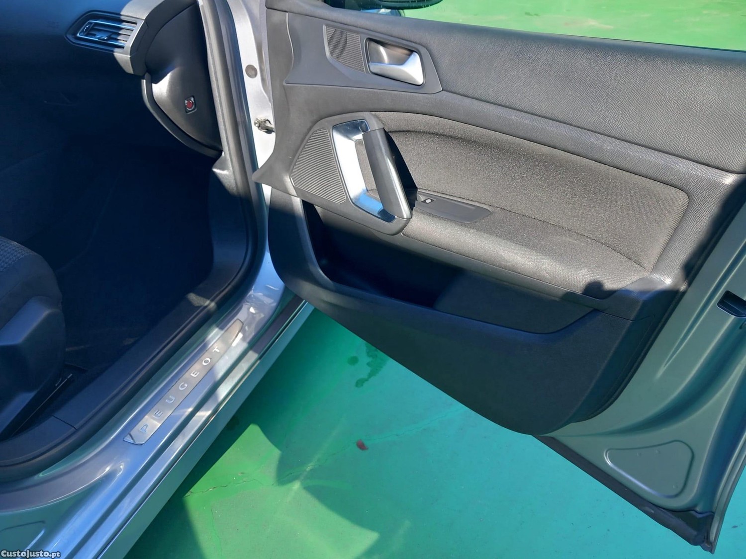 Peugeot 308 SW 1.6 BlueHDi Allure — fotografia 12