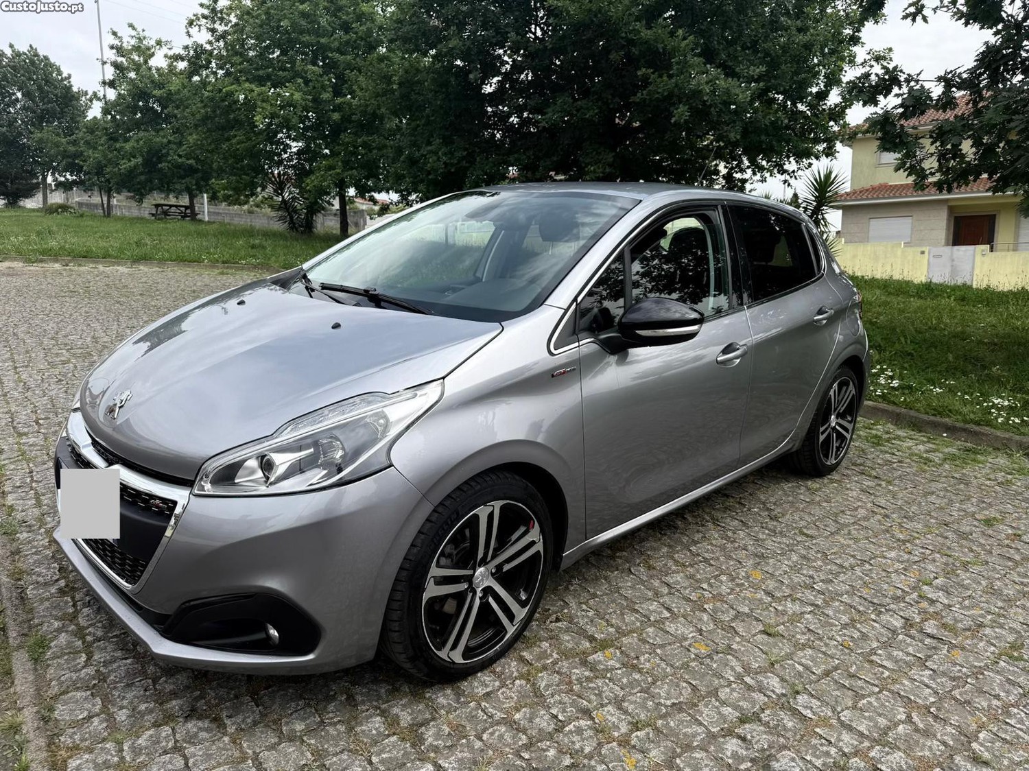 Peugeot 208 GT linediesel — fotografia 9