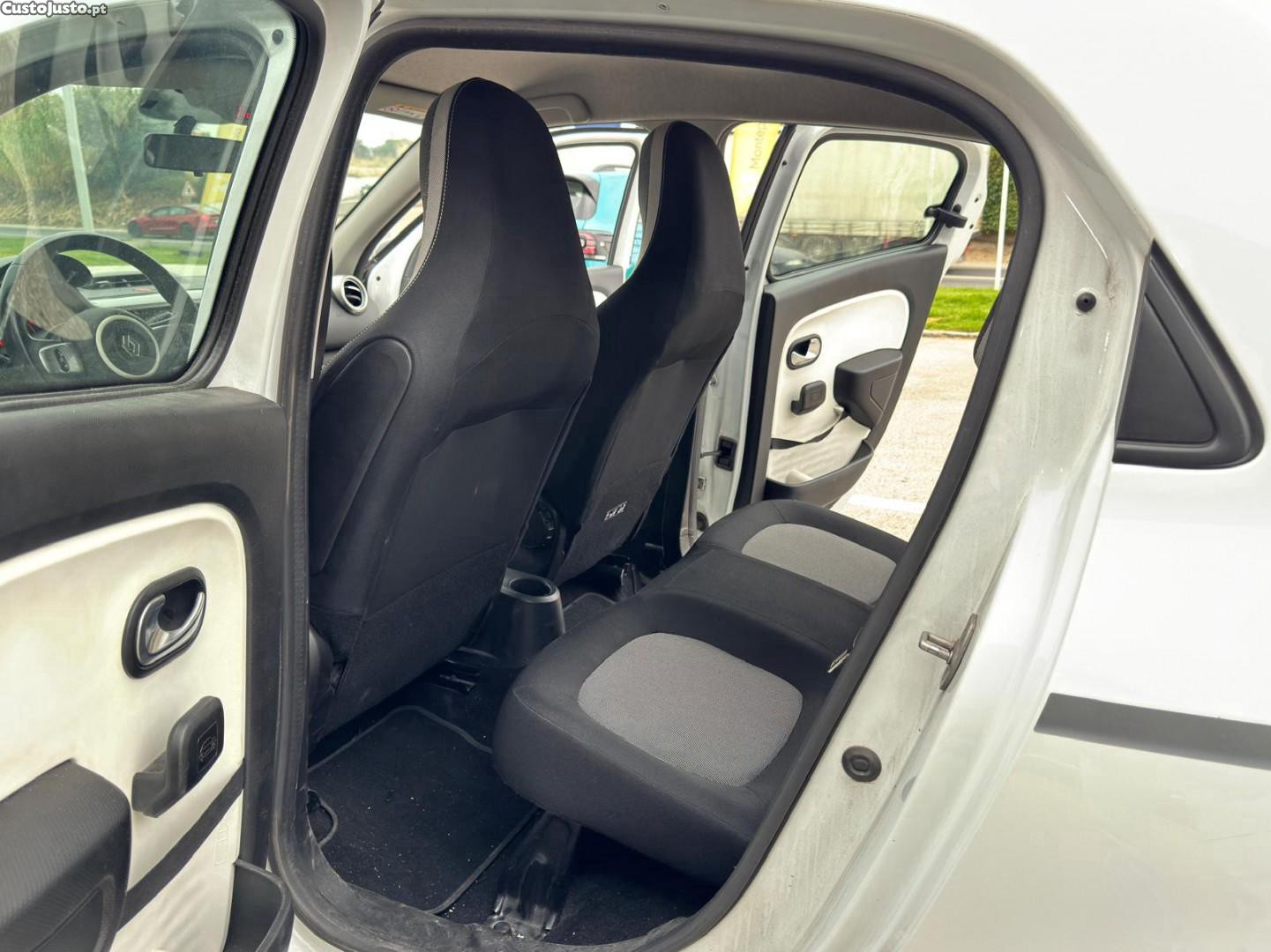 Renault Twingo 1.0 SCe Limited — fotografia 18