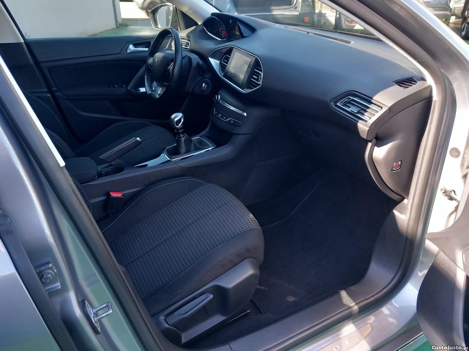 Peugeot 308 SW 1.6 BlueHDi Allure — fotografia 11